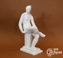 Скульптура "Голышка"